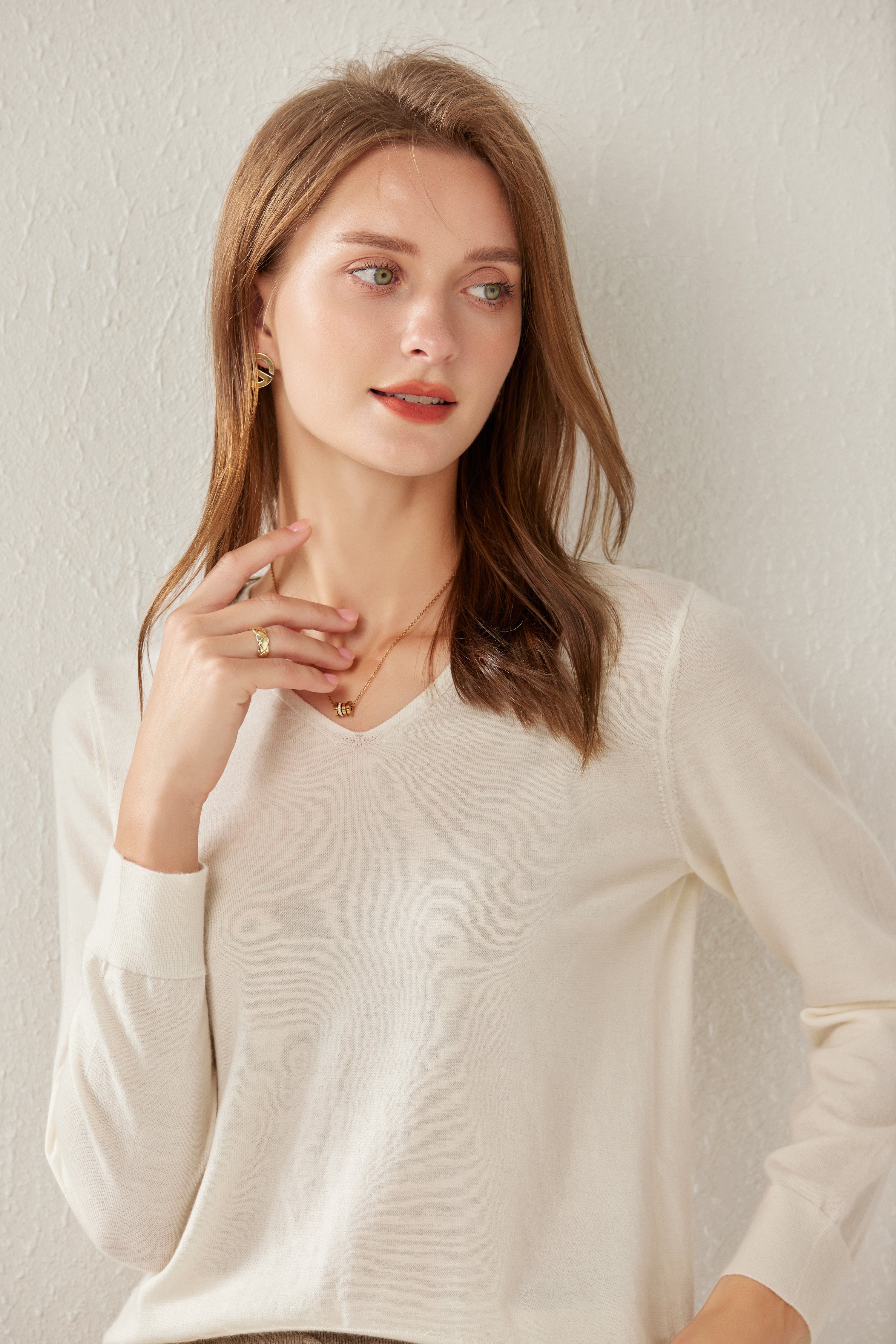 Worsted V-neck Pullover