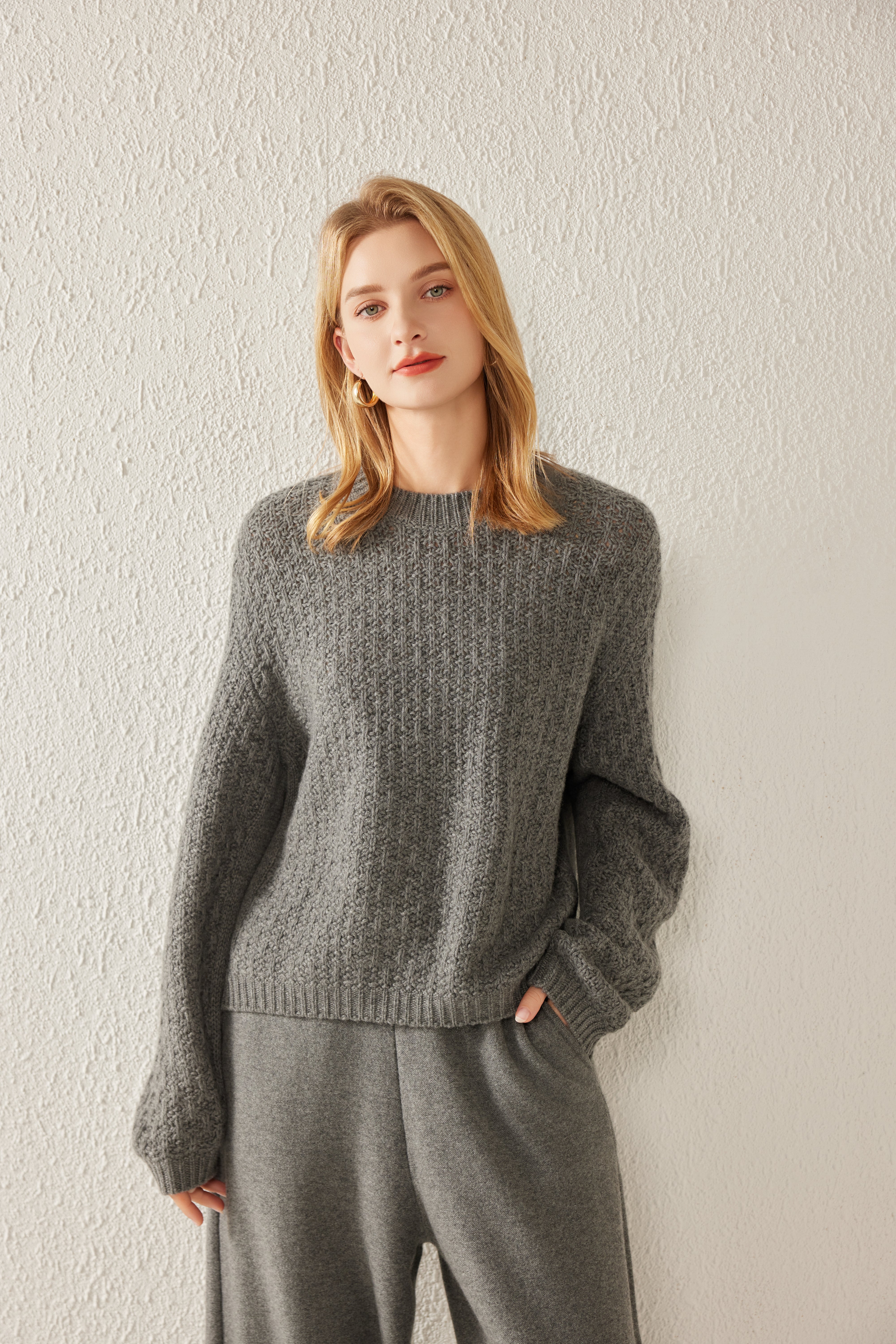 Round Neck Floral Pullover