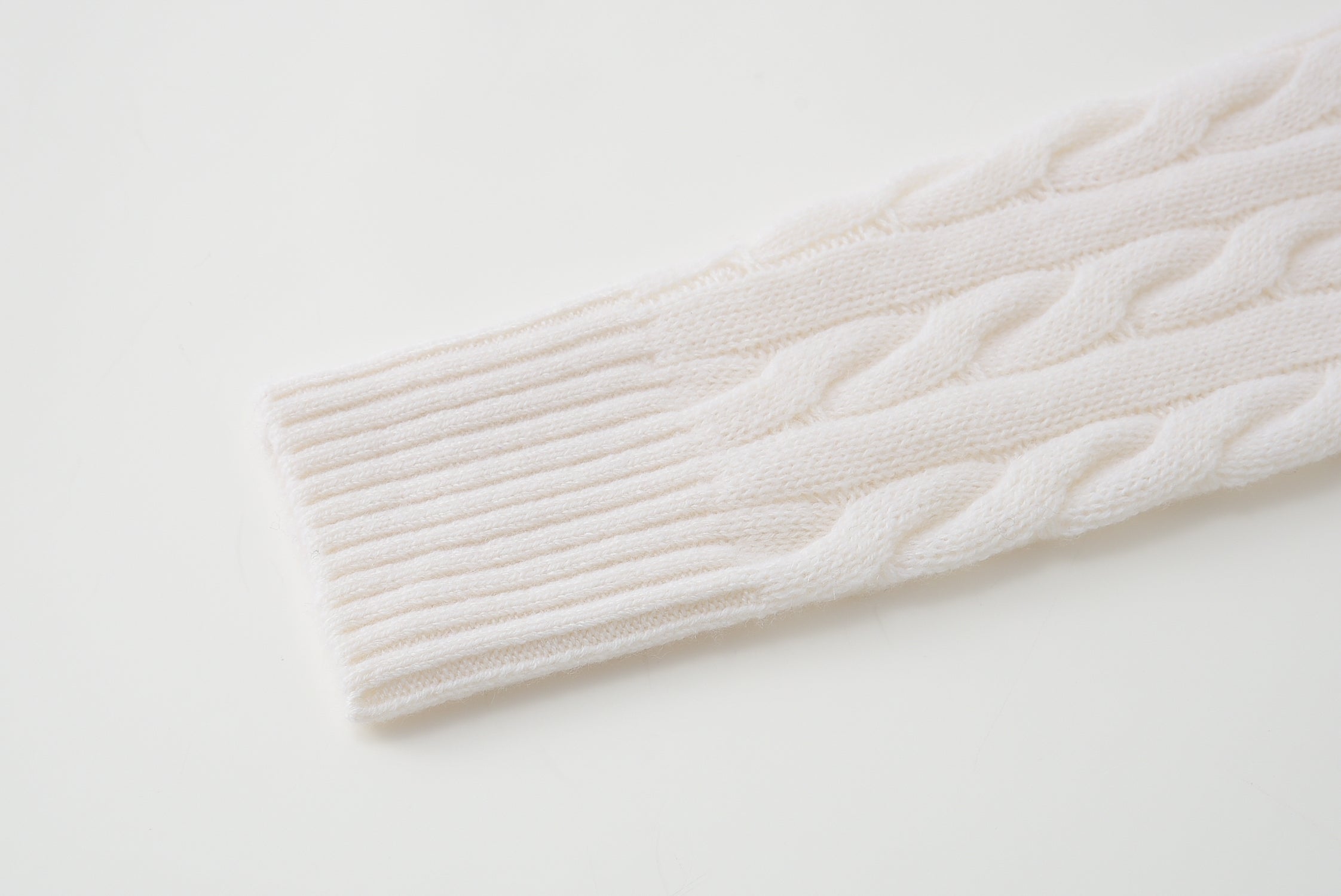 Crew Neck Cable Pullover
