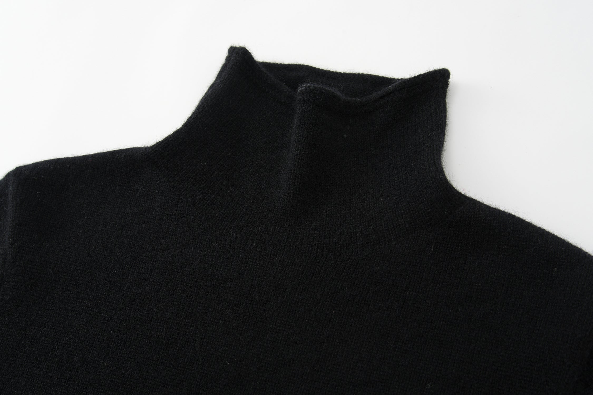 Free Collar Thick Pullover