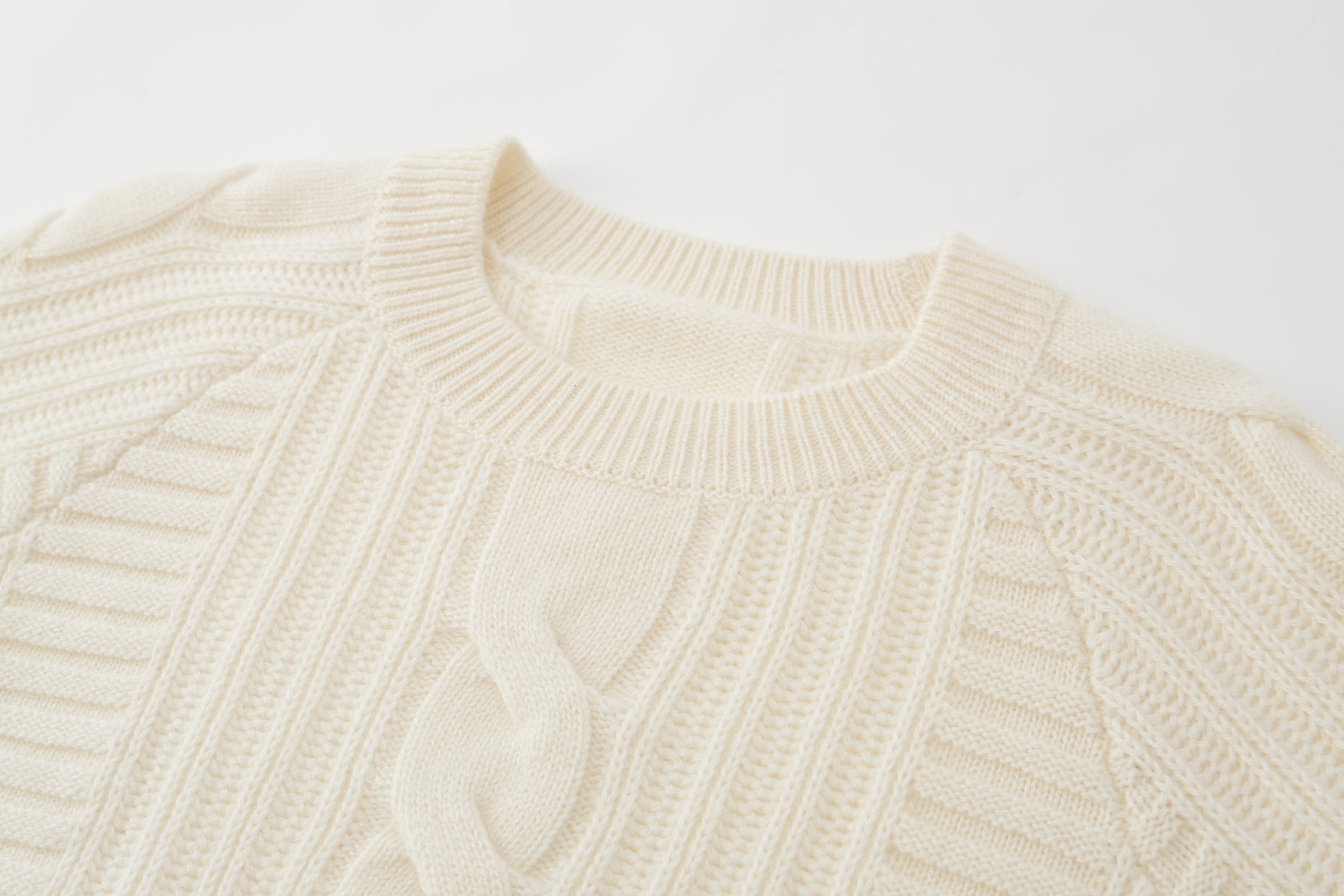 Round Neck Thick Floral Pullover