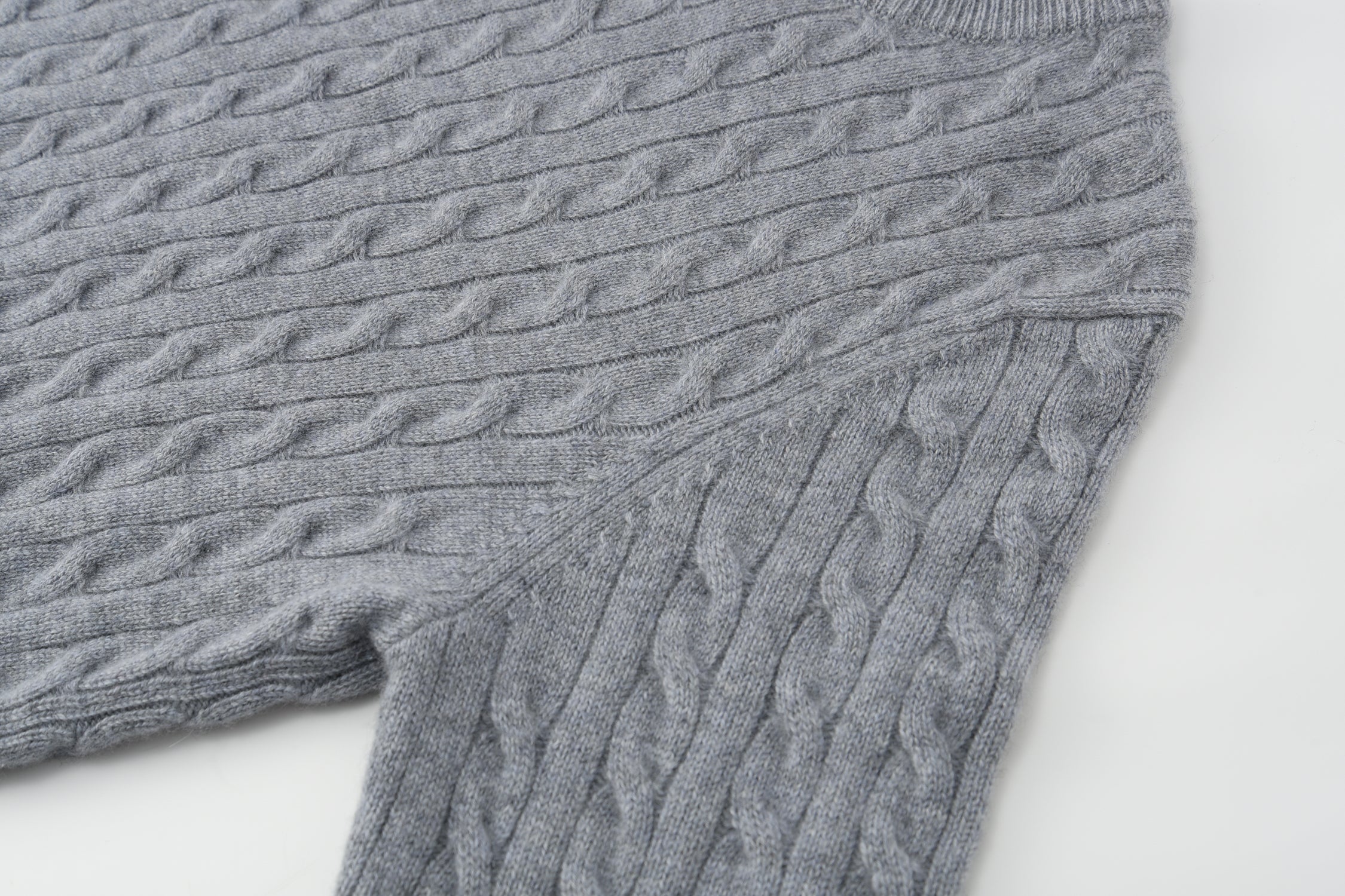 Crew Neck Thickened Cable Knit Cashmere Pullover