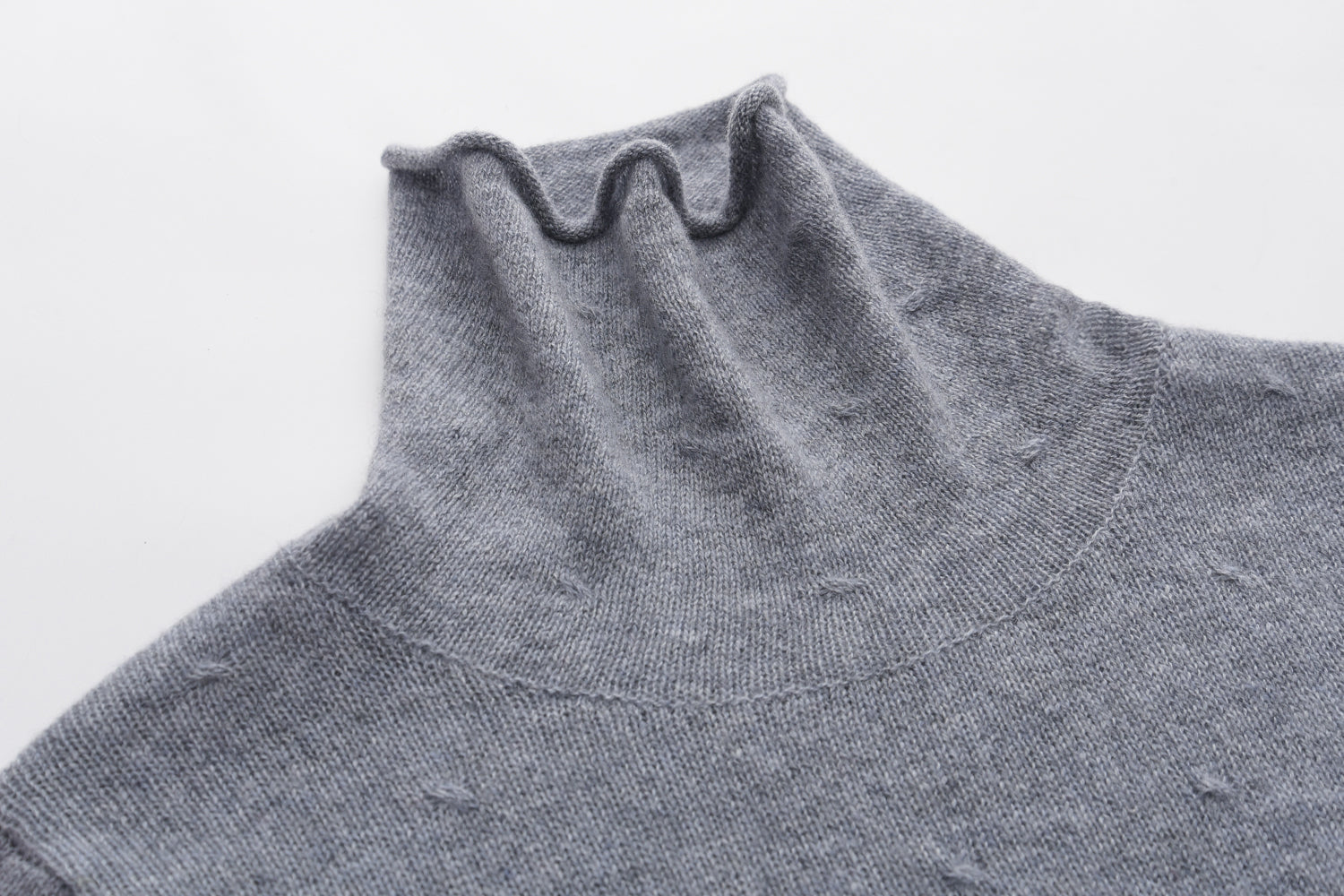 Short Sleeves With Small Twisted Collar