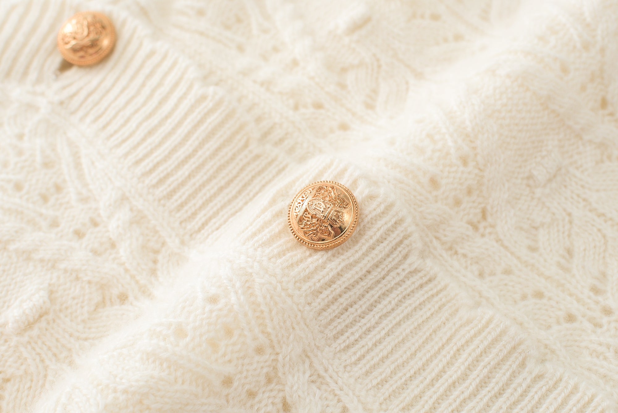 V-Neck Thickened Mesh Cable Cardigan