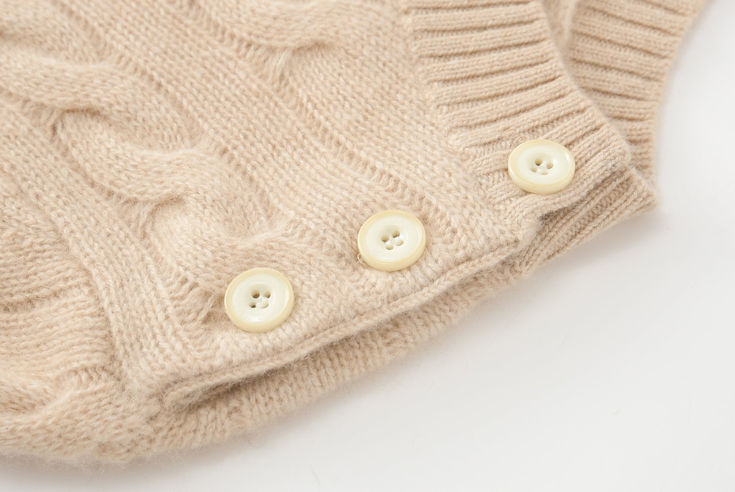 Crew Neck Cable Pullover