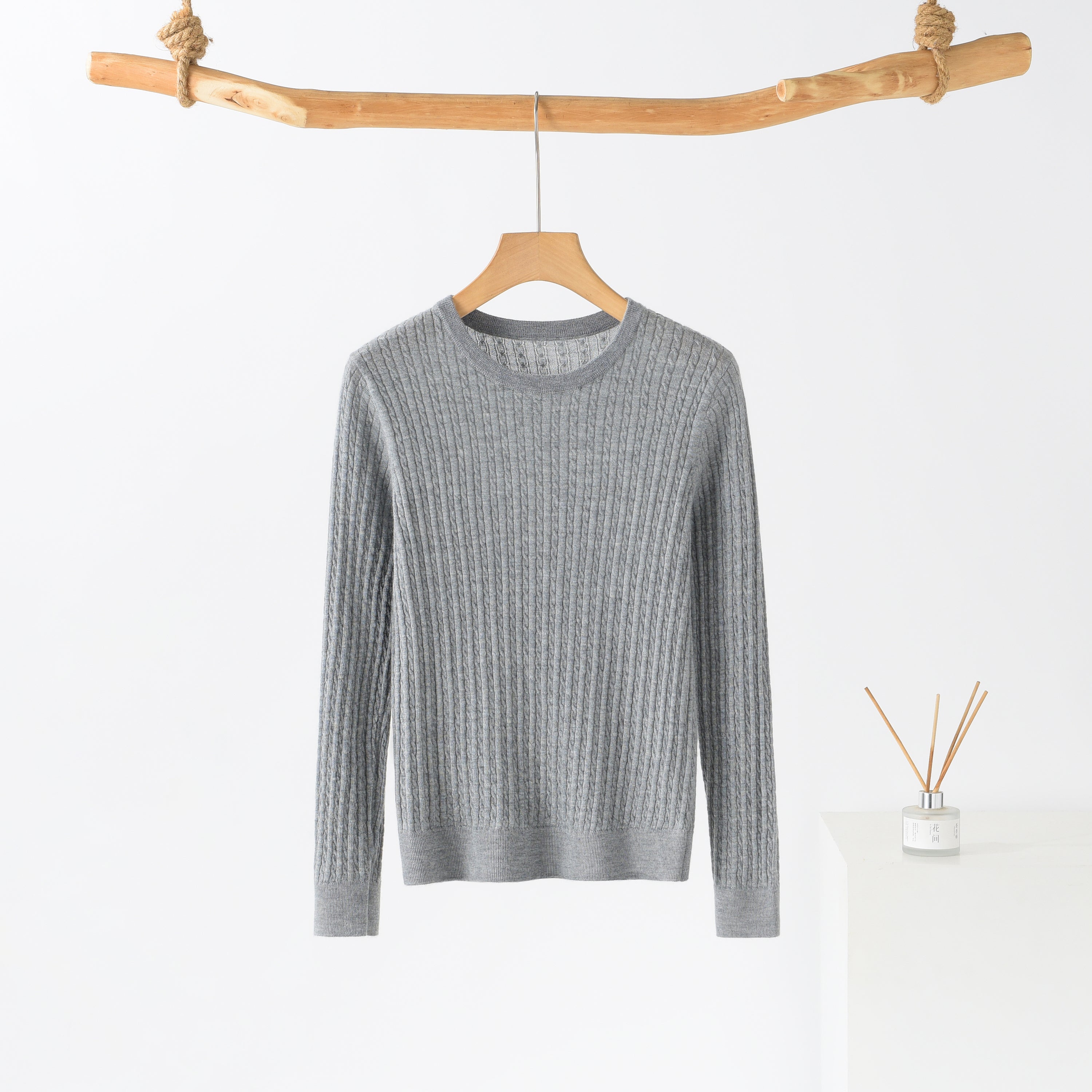 Worsted Crew Neck Cable Pullover