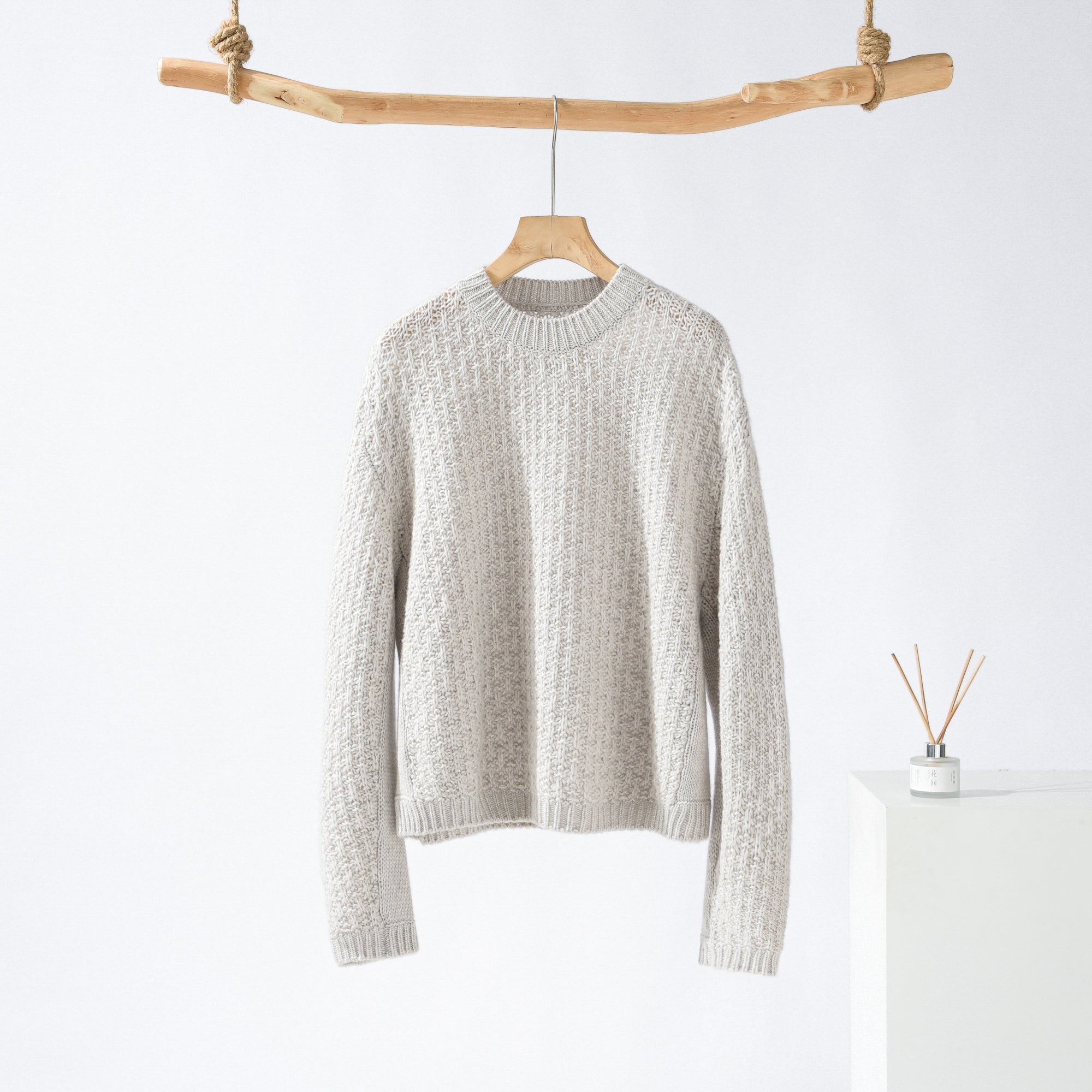 Round Neck Floral Pullover