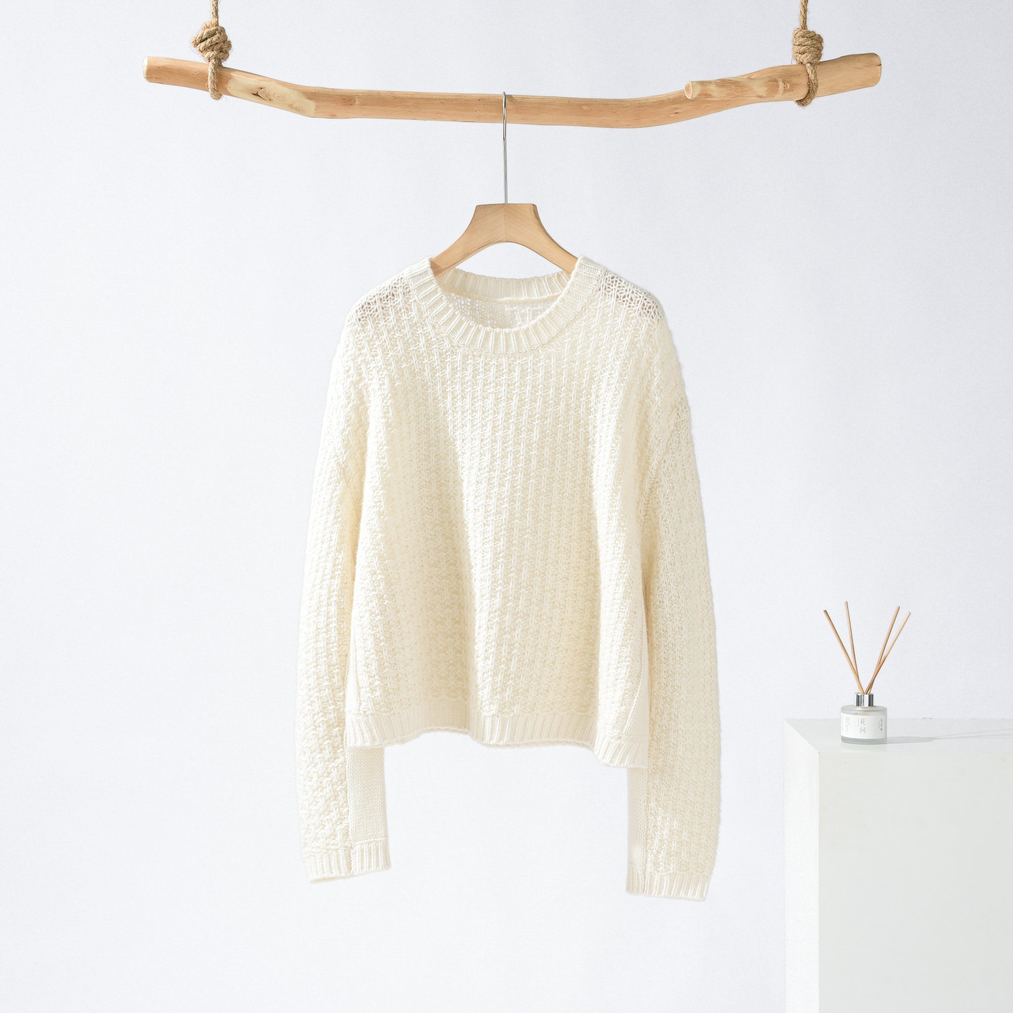 Round Neck Floral Pullover