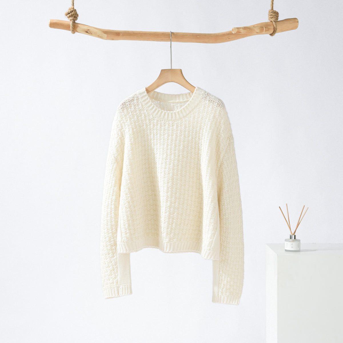 Round Neck Floral Pullover