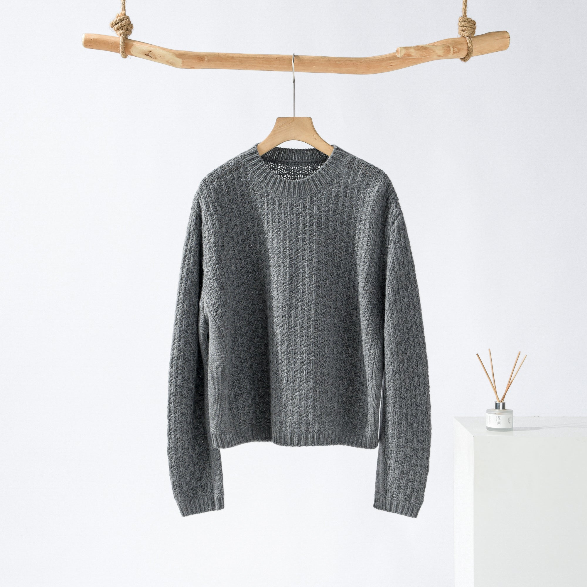 Round Neck Floral Pullover