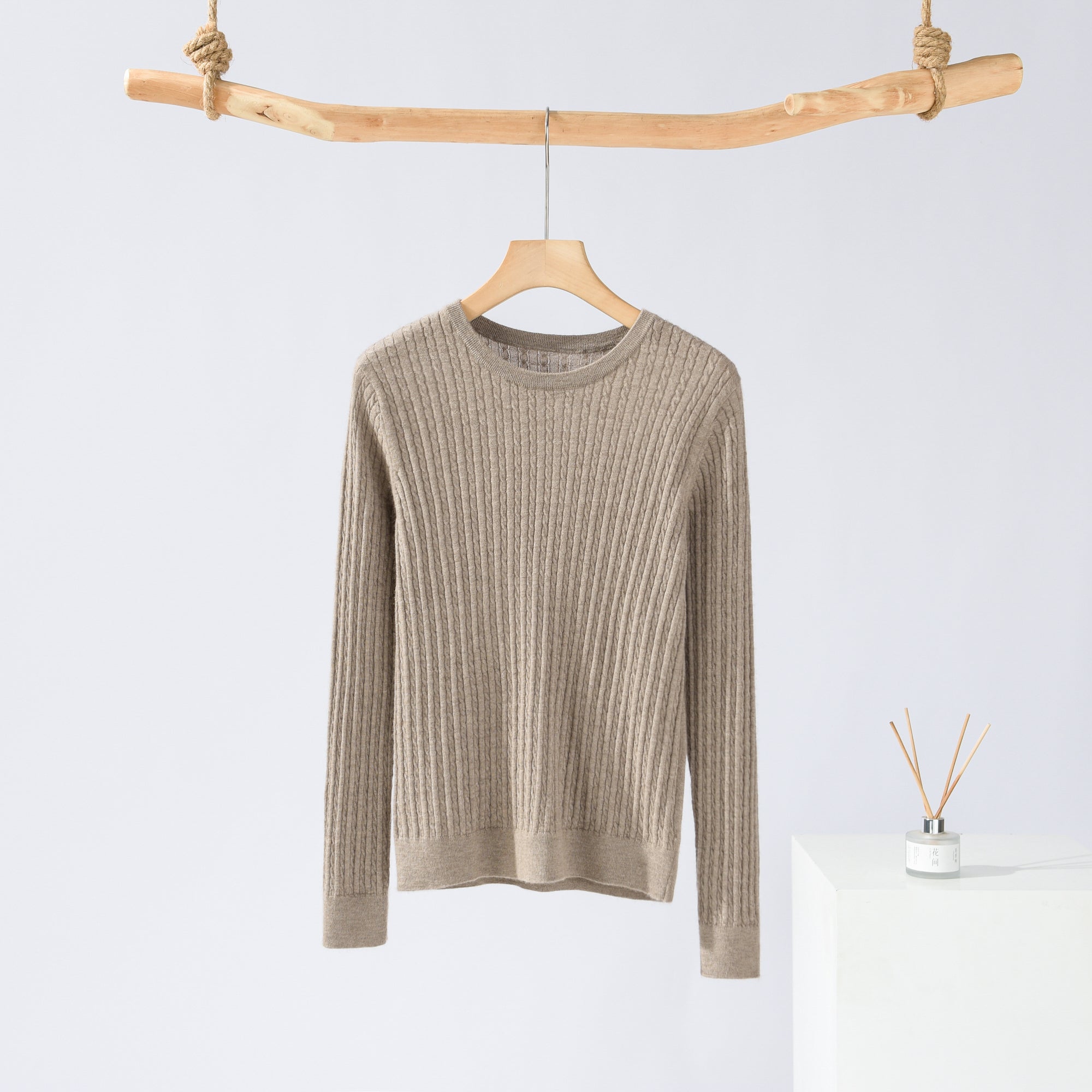 Worsted Crew Neck Cable Pullover