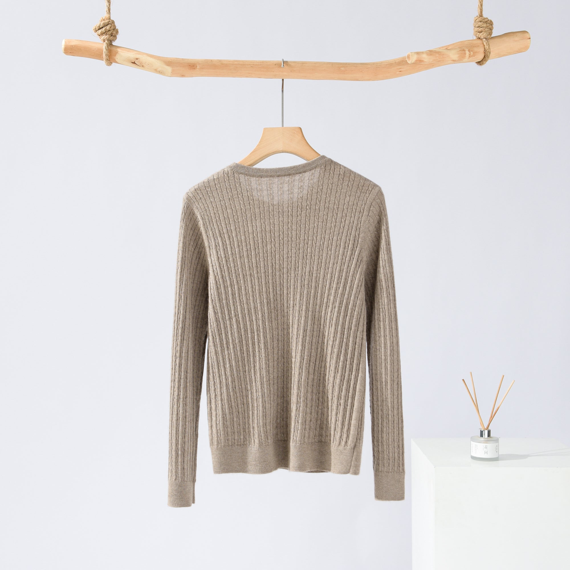 Worsted Crew Neck Cable Pullover
