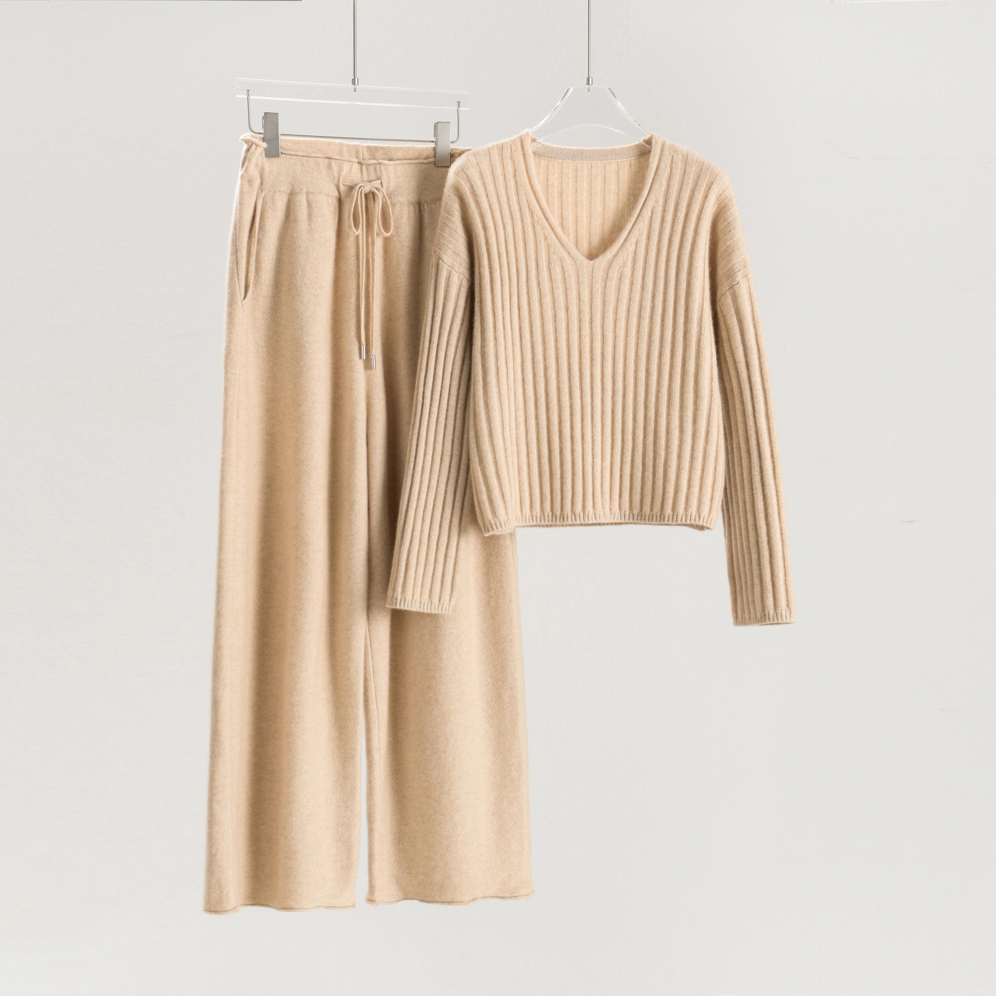 Thickened V-neck Pullover And Banana Pants