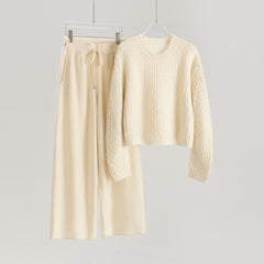 Round Neck Floral Pullover And Pants