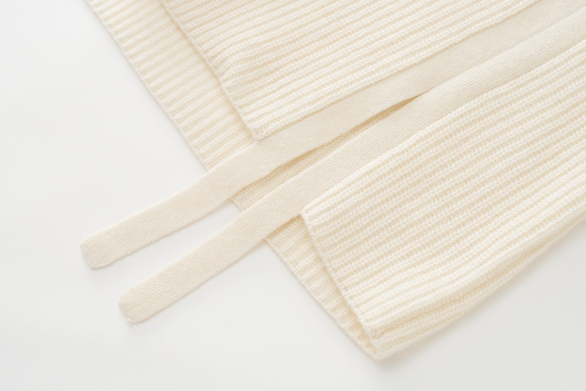 Self-contained Dingle-line Color Matching Pullover