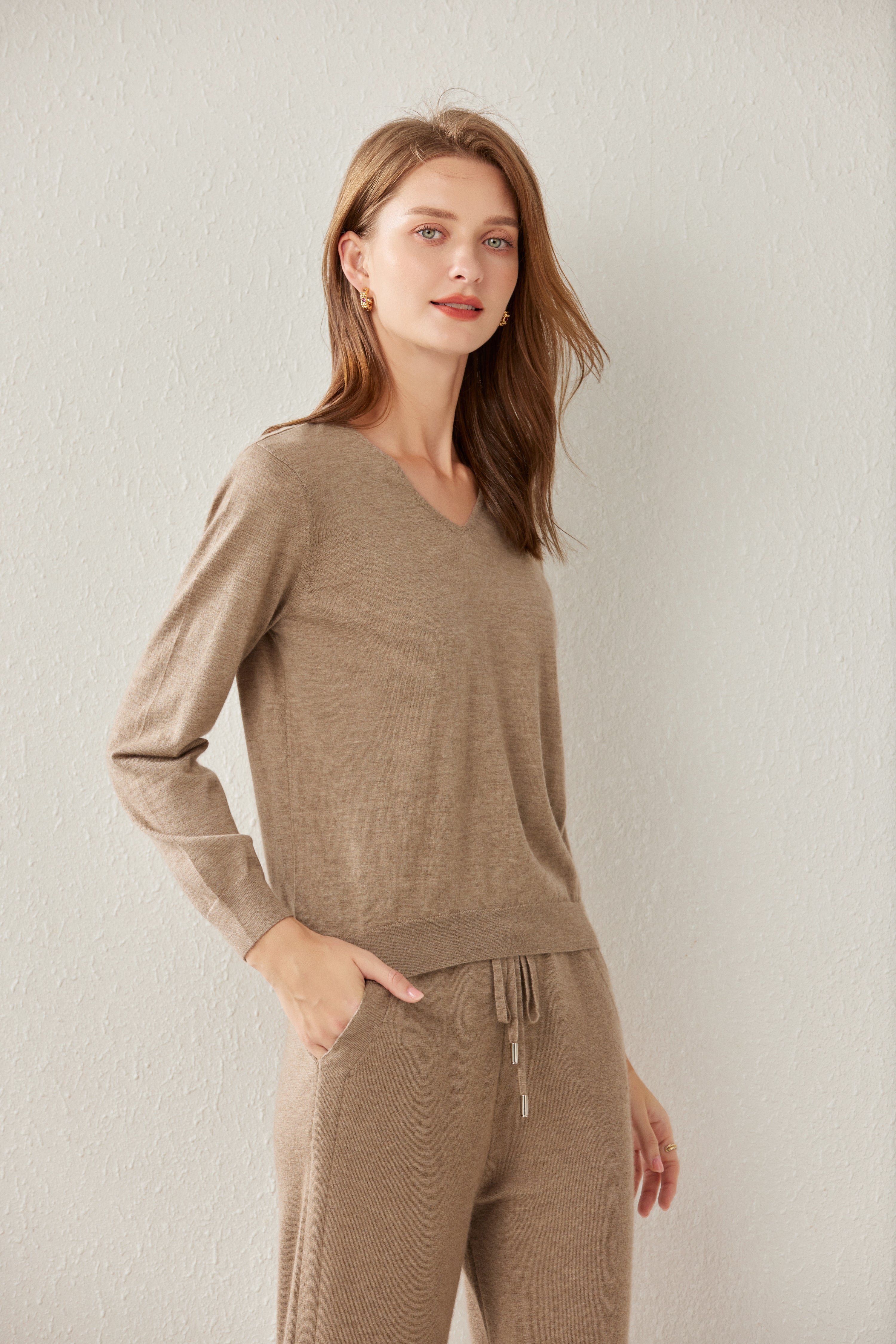 Worsted V-neck Pullover